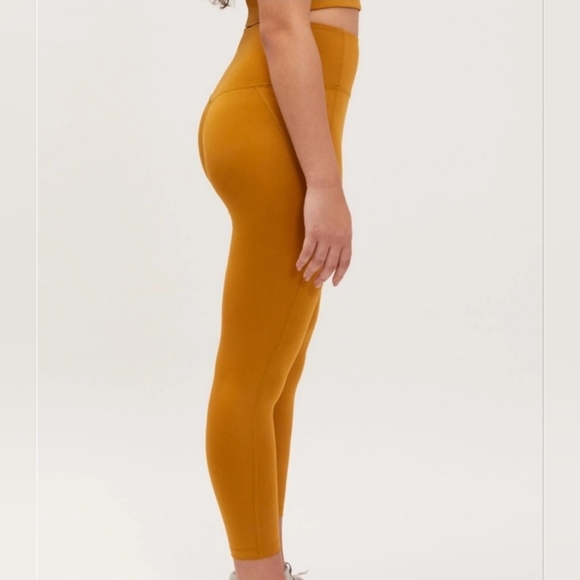 girlfriend collective Pants - Girlfriend Collective Compressive Pocket Legging in Saddle Yellow, S